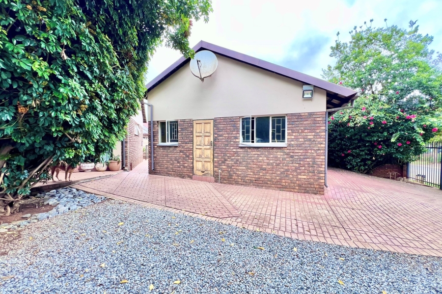 3 Bedroom Property for Sale in Rooihuiskraal Gauteng