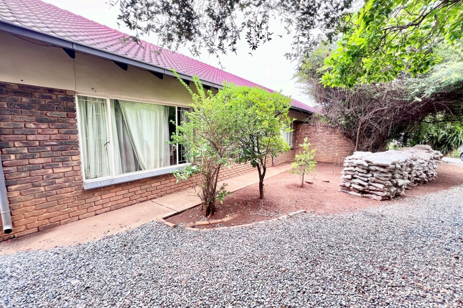 3 Bedroom Property for Sale in Rooihuiskraal Gauteng