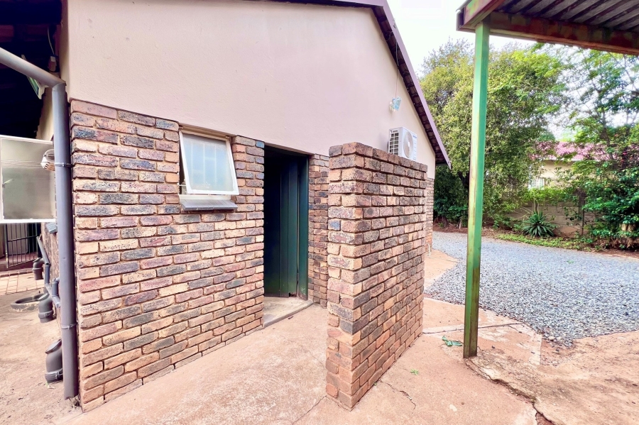 3 Bedroom Property for Sale in Rooihuiskraal Gauteng