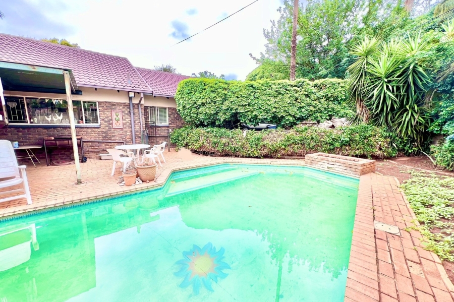 3 Bedroom Property for Sale in Rooihuiskraal Gauteng