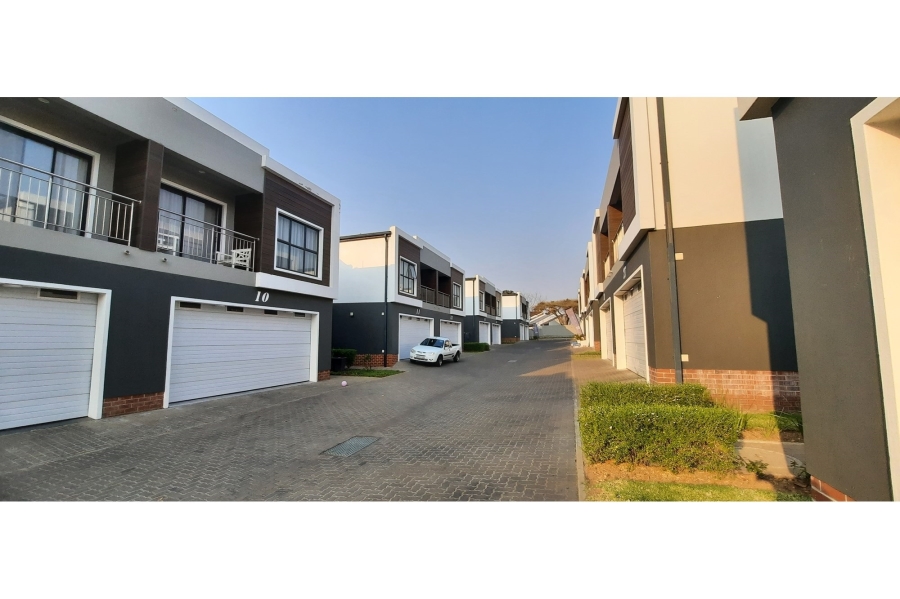 To Let 3 Bedroom Property for Rent in Sunninghill Gauteng