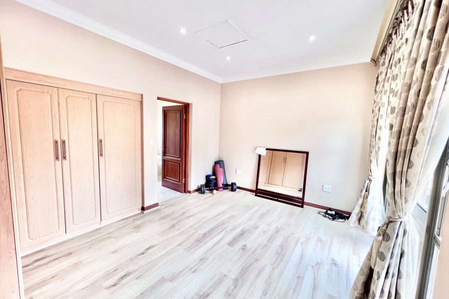 4 Bedroom Property for Sale in Carlswald Gauteng