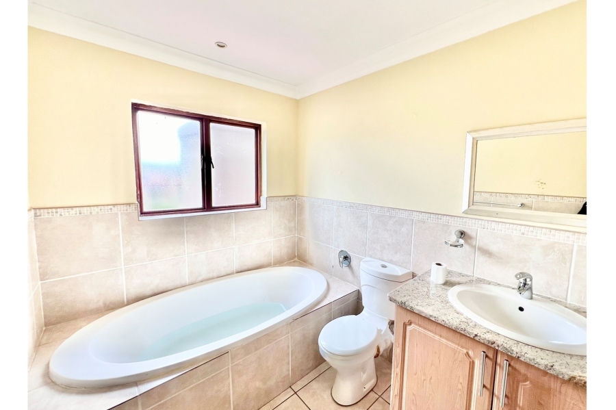 4 Bedroom Property for Sale in Carlswald Gauteng