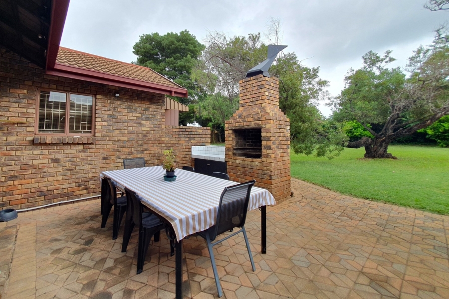 3 Bedroom Property for Sale in Rooihuiskraal Gauteng