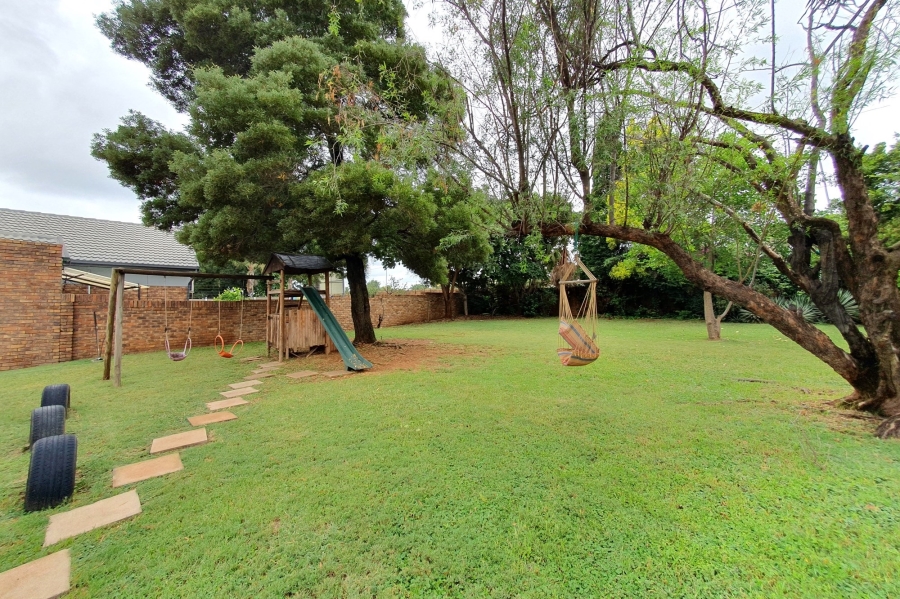 3 Bedroom Property for Sale in Rooihuiskraal Gauteng