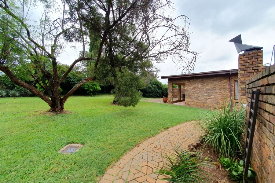 3 Bedroom Property for Sale in Rooihuiskraal Gauteng