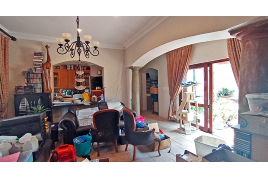 5 Bedroom Property for Sale in Mooikloof Gauteng