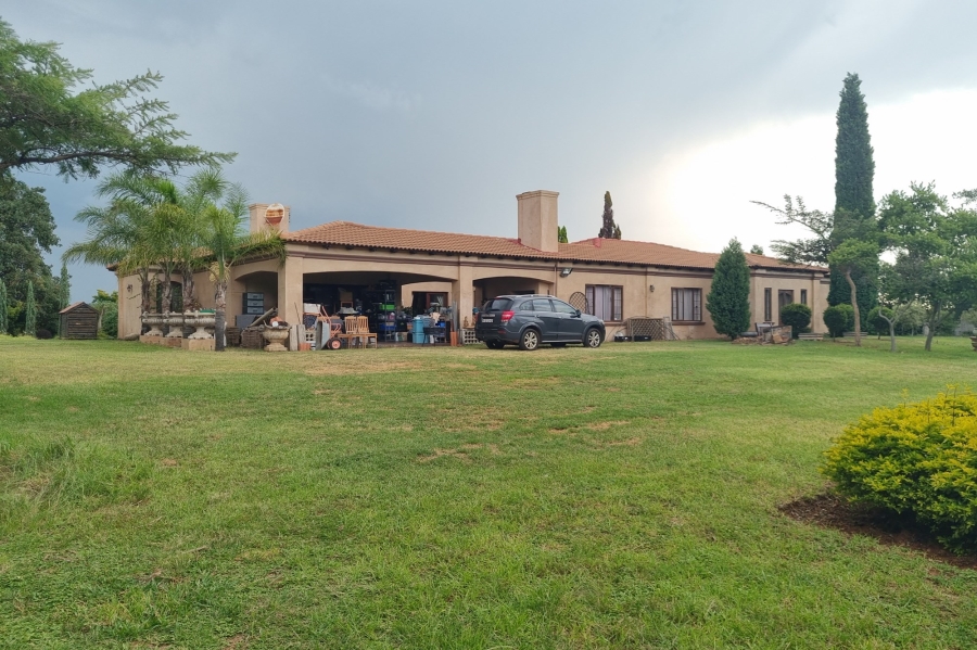 5 Bedroom Property for Sale in Mooikloof Gauteng