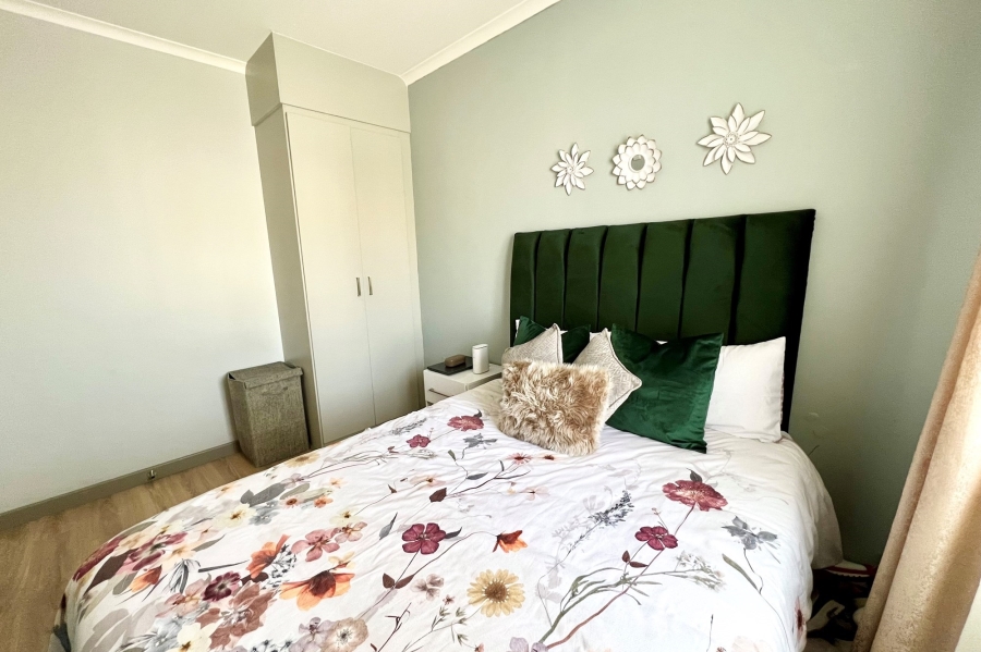 2 Bedroom Property for Sale in Blue Hills Gauteng