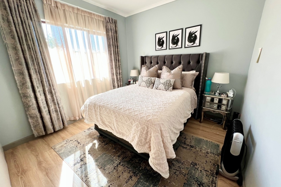 2 Bedroom Property for Sale in Blue Hills Gauteng