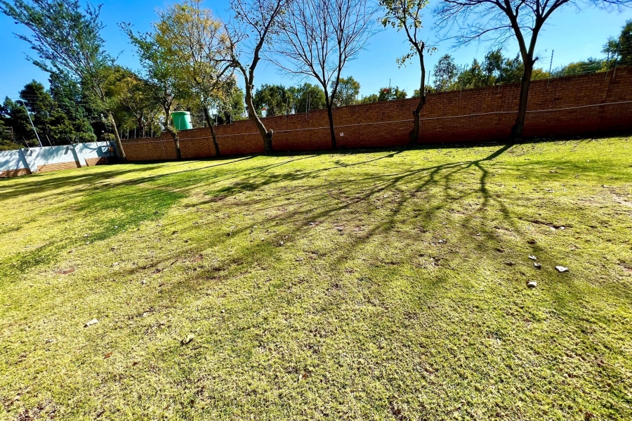 2 Bedroom Property for Sale in Blue Hills Gauteng