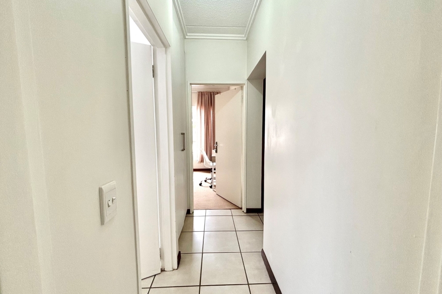 2 Bedroom Property for Sale in Bryanston Gauteng