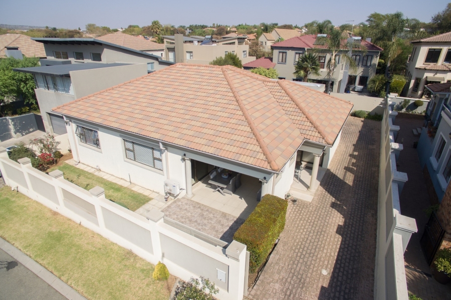 4 Bedroom Property for Sale in Greenstone Hill Gauteng