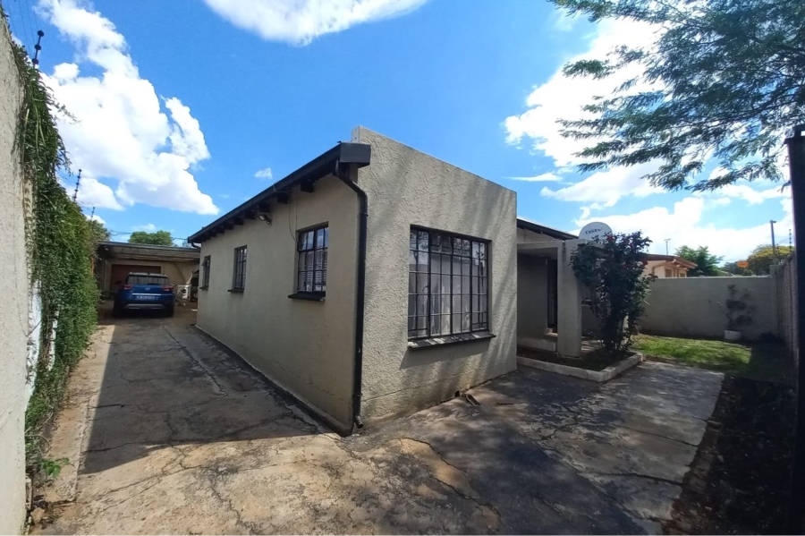 7 Bedroom Property for Sale in Bezuidenhout Valley Gauteng