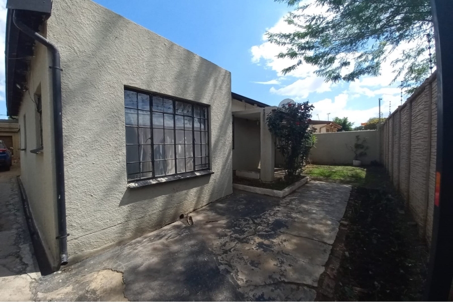 7 Bedroom Property for Sale in Bezuidenhout Valley Gauteng