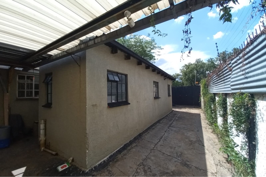 7 Bedroom Property for Sale in Bezuidenhout Valley Gauteng