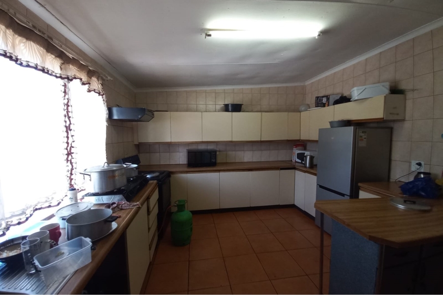 7 Bedroom Property for Sale in Bezuidenhout Valley Gauteng