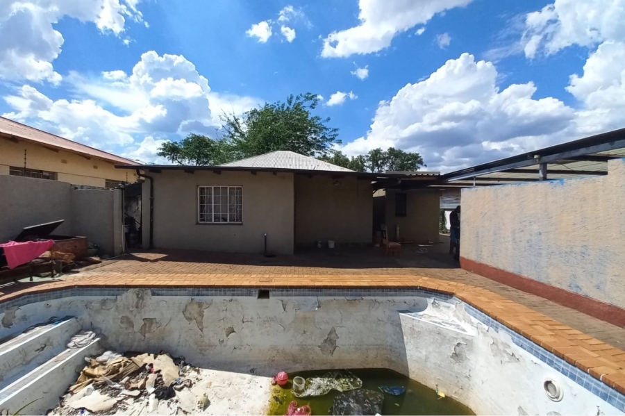 7 Bedroom Property for Sale in Bezuidenhout Valley Gauteng