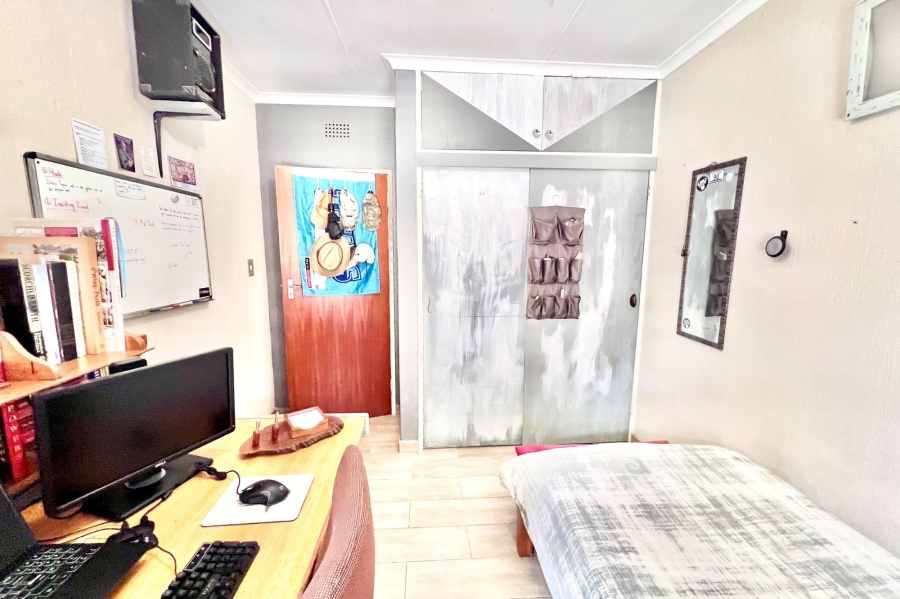 5 Bedroom Property for Sale in Vorna Valley Gauteng