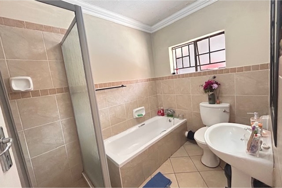 To Let 2 Bedroom Property for Rent in The Orchards Gauteng