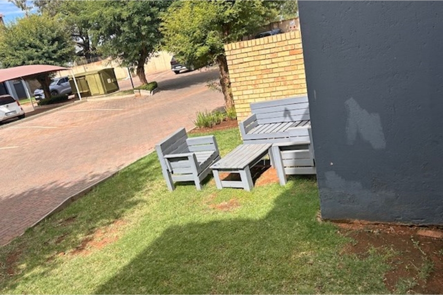 To Let 2 Bedroom Property for Rent in The Orchards Gauteng