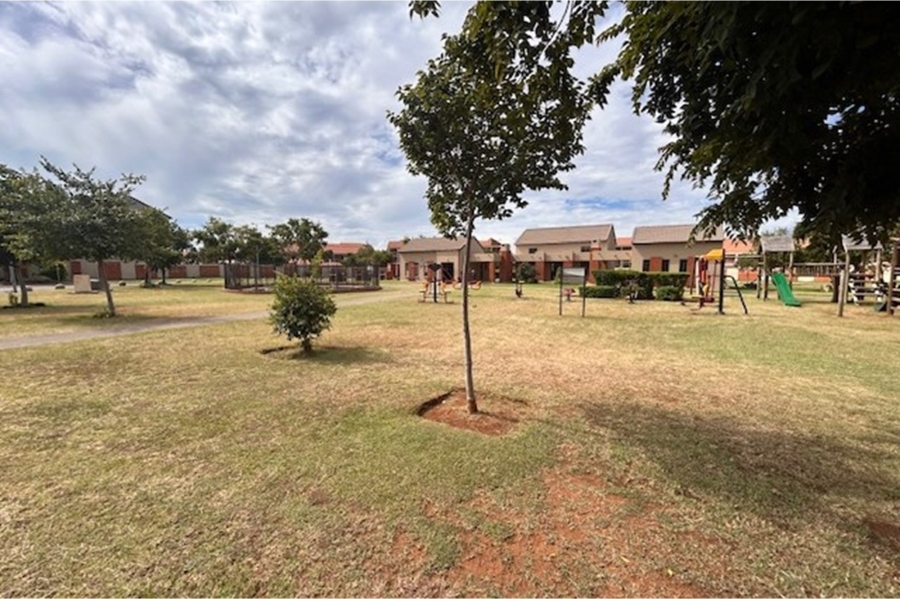 To Let 2 Bedroom Property for Rent in The Orchards Gauteng