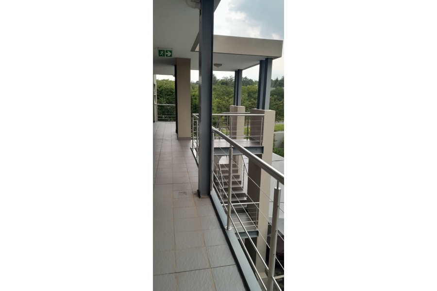 To Let 2 Bedroom Property for Rent in Sandhurst Gauteng