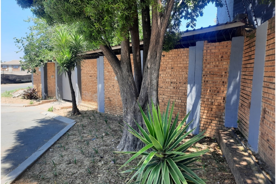 2 Bedroom Property for Sale in Birchleigh Gauteng