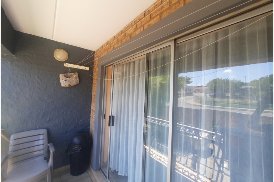 2 Bedroom Property for Sale in Birchleigh Gauteng