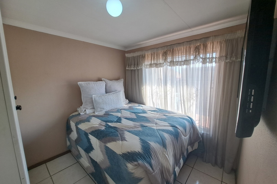 2 Bedroom Property for Sale in Moroka North Gauteng