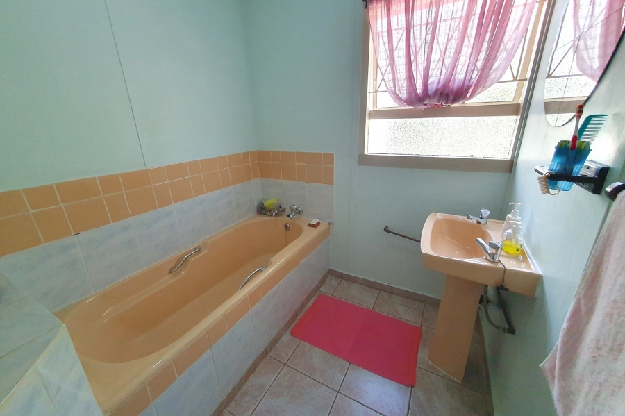 4 Bedroom Property for Sale in Drumblade A H Gauteng