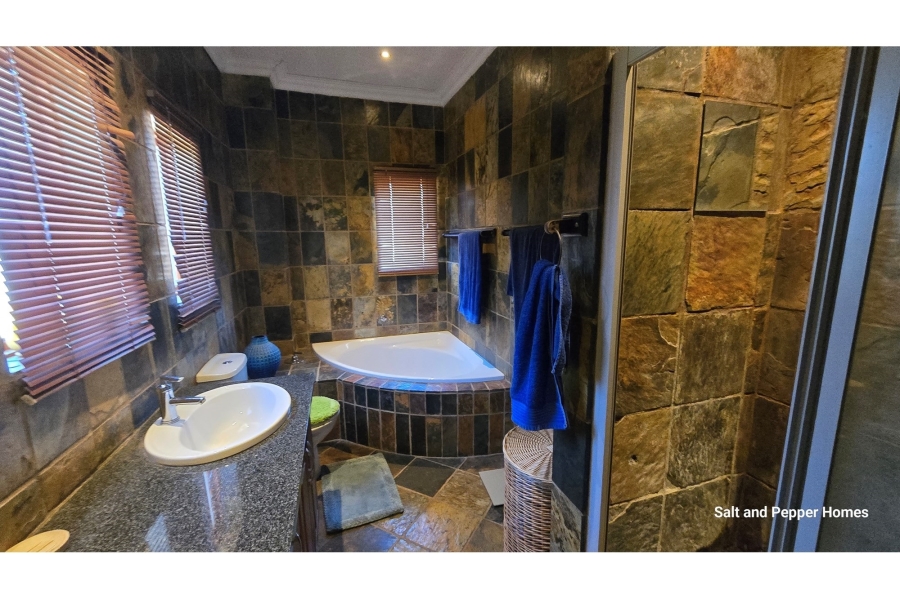 3 Bedroom Property for Sale in Zambezi Country Estate Gauteng