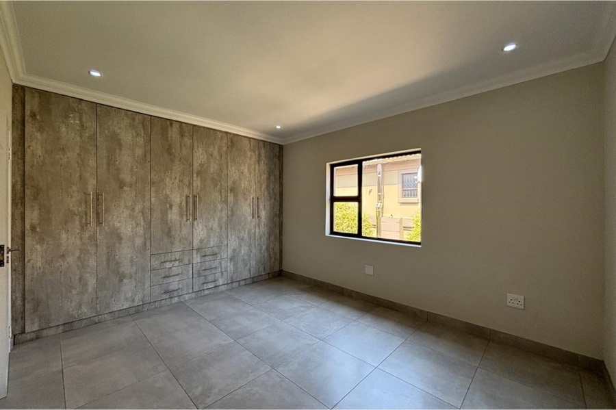 3 Bedroom Property for Sale in Broadacres Gauteng