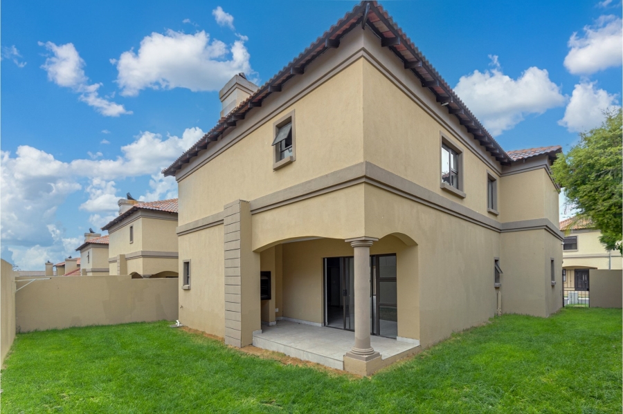 3 Bedroom Property for Sale in Broadacres Gauteng