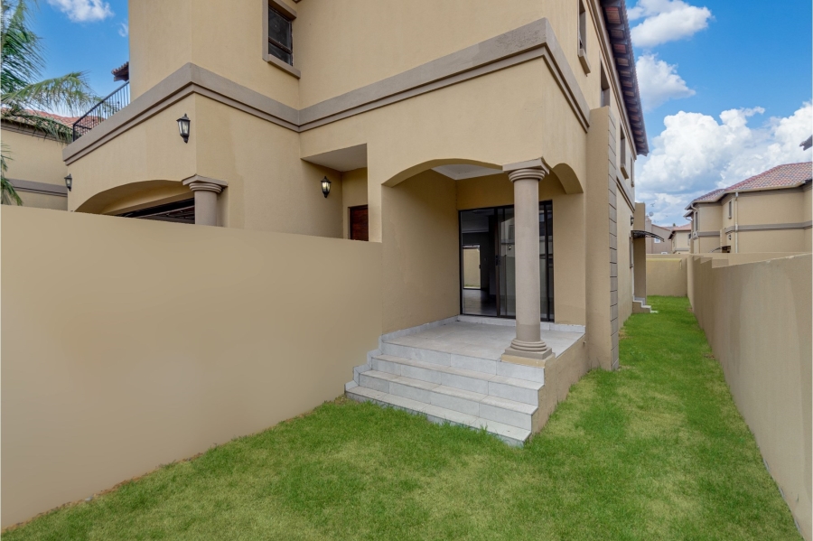 3 Bedroom Property for Sale in Broadacres Gauteng