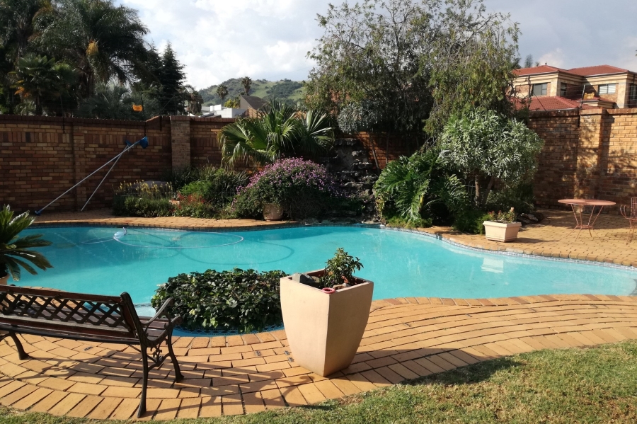 5 Bedroom Property for Sale in Glenvista Gauteng