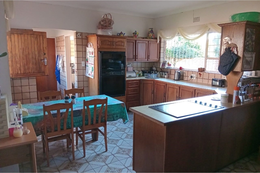 5 Bedroom Property for Sale in Glenvista Gauteng