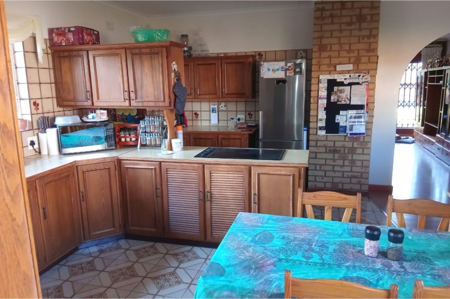 5 Bedroom Property for Sale in Glenvista Gauteng