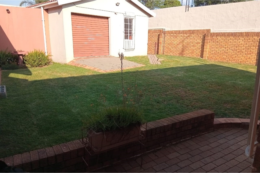 5 Bedroom Property for Sale in Glenvista Gauteng