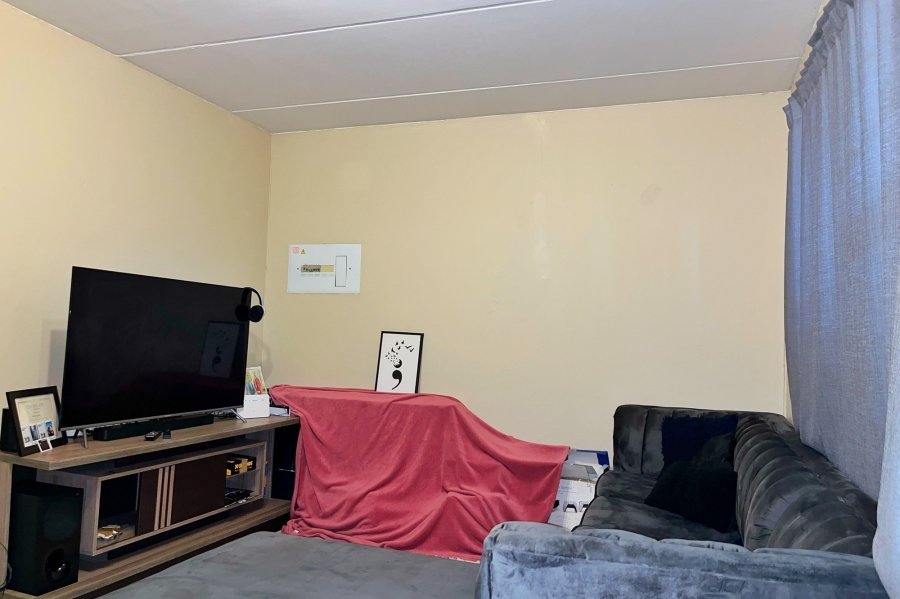 1 Bedroom Property for Sale in Honeydew Gauteng