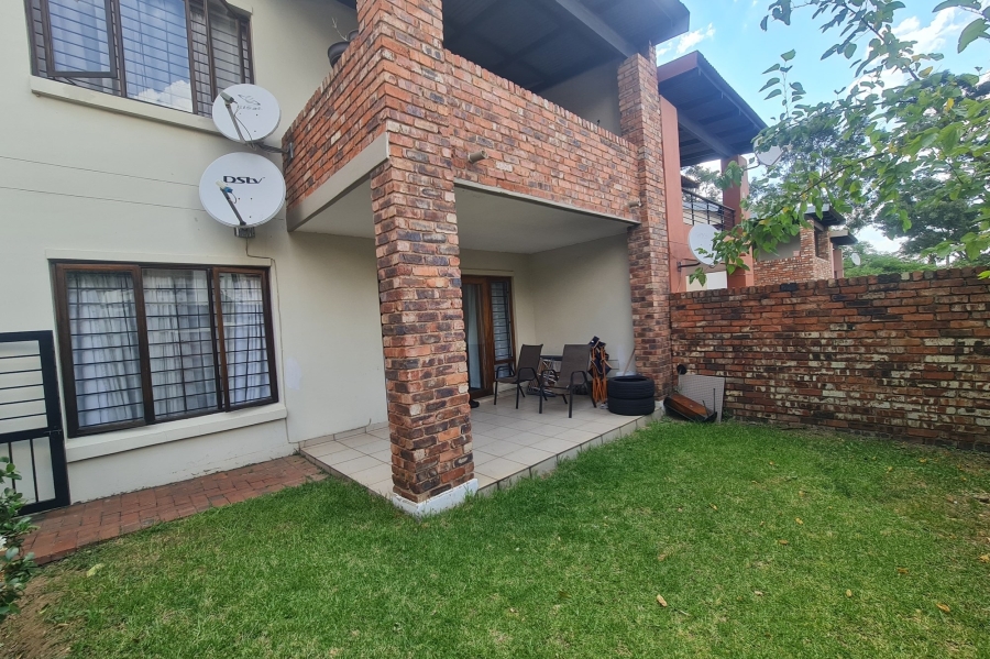 2 Bedroom Property for Sale in Waterfall Heights Gauteng