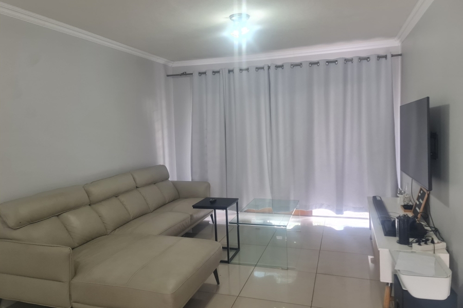 2 Bedroom Property for Sale in Waterfall Heights Gauteng