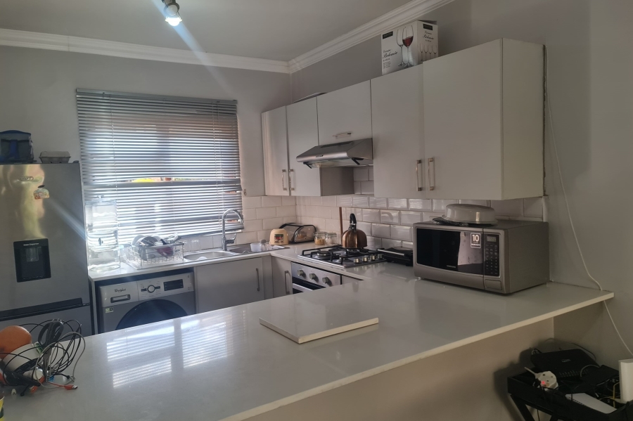 2 Bedroom Property for Sale in Waterfall Heights Gauteng