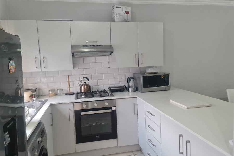 2 Bedroom Property for Sale in Waterfall Heights Gauteng