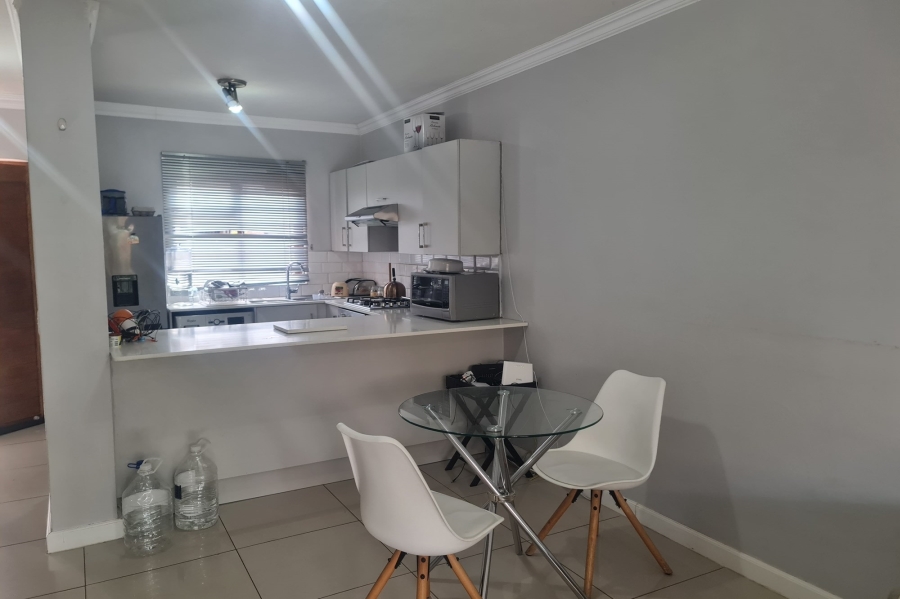 2 Bedroom Property for Sale in Waterfall Heights Gauteng