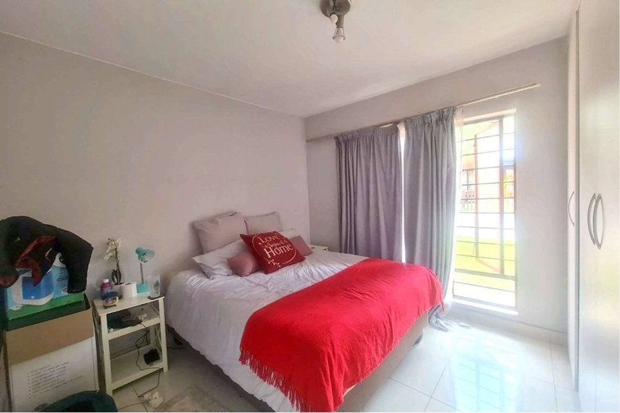 2 Bedroom Property for Sale in Waterfall Heights Gauteng