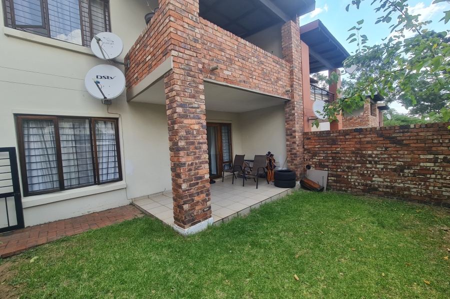 2 Bedroom Property for Sale in Waterfall Heights Gauteng