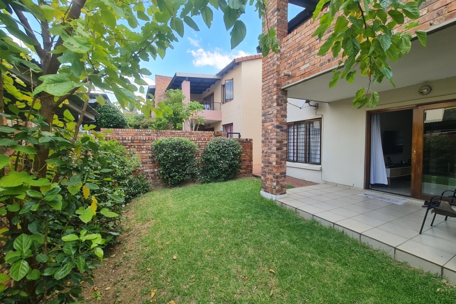 2 Bedroom Property for Sale in Waterfall Heights Gauteng