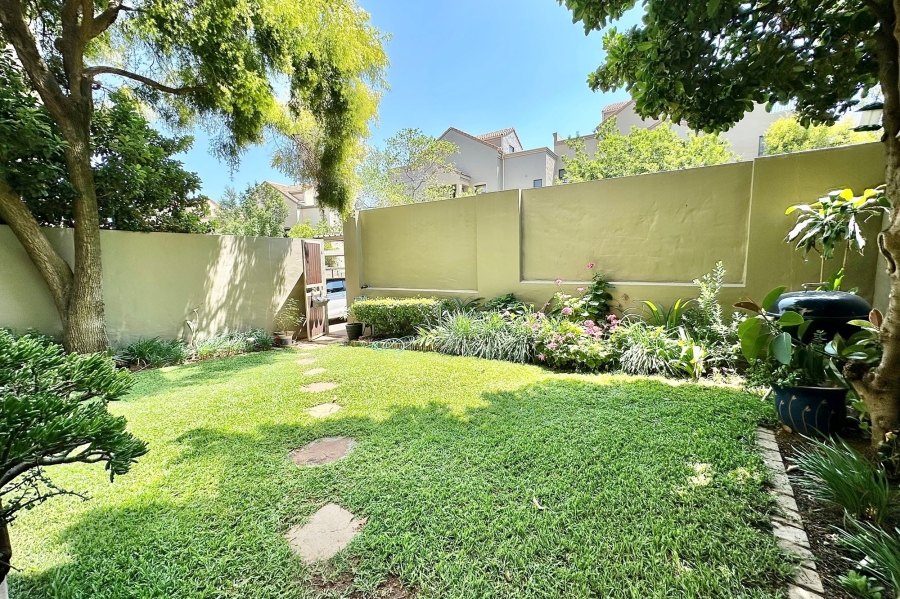 2 Bedroom Property for Sale in Lonehill Gauteng