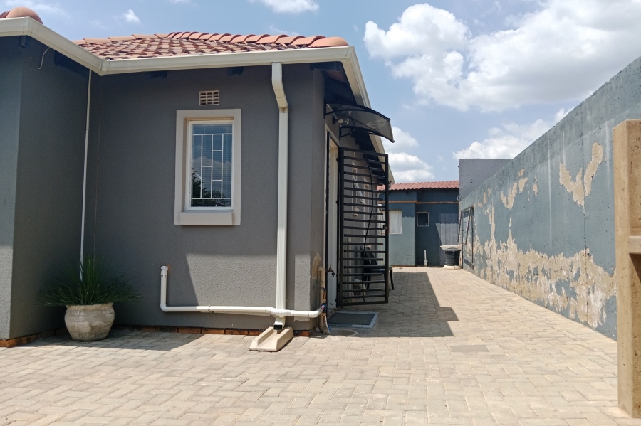 To Let 3 Bedroom Property for Rent in Mahube Valley Gauteng